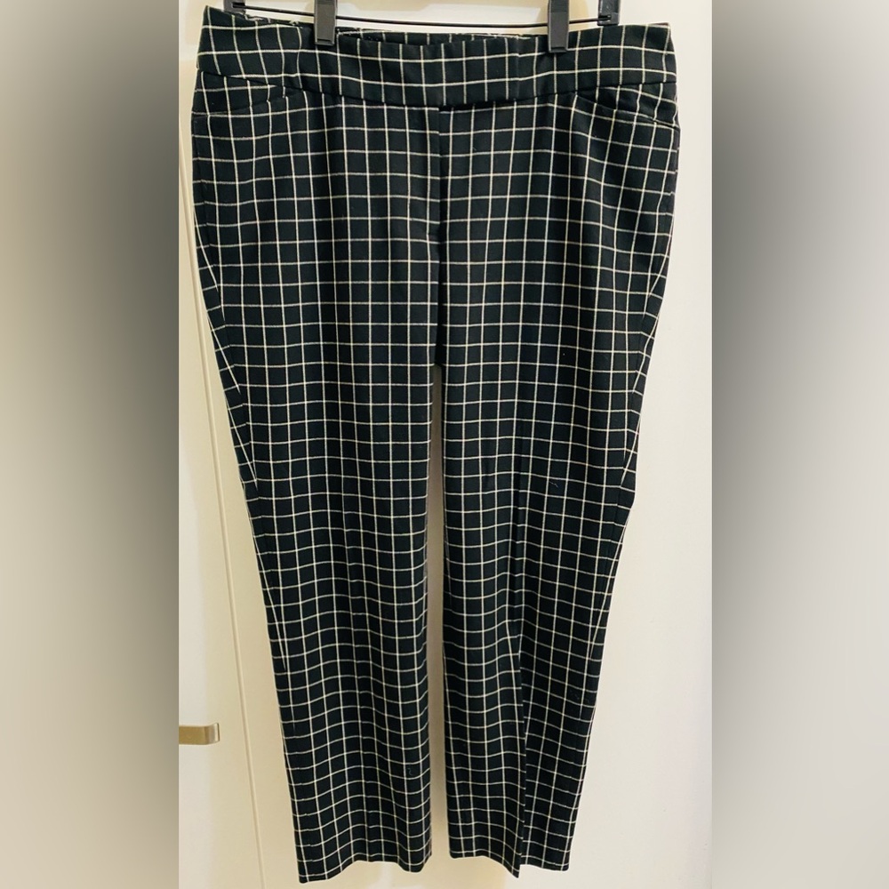 💰5/$25 White House Black Market Pants size 8